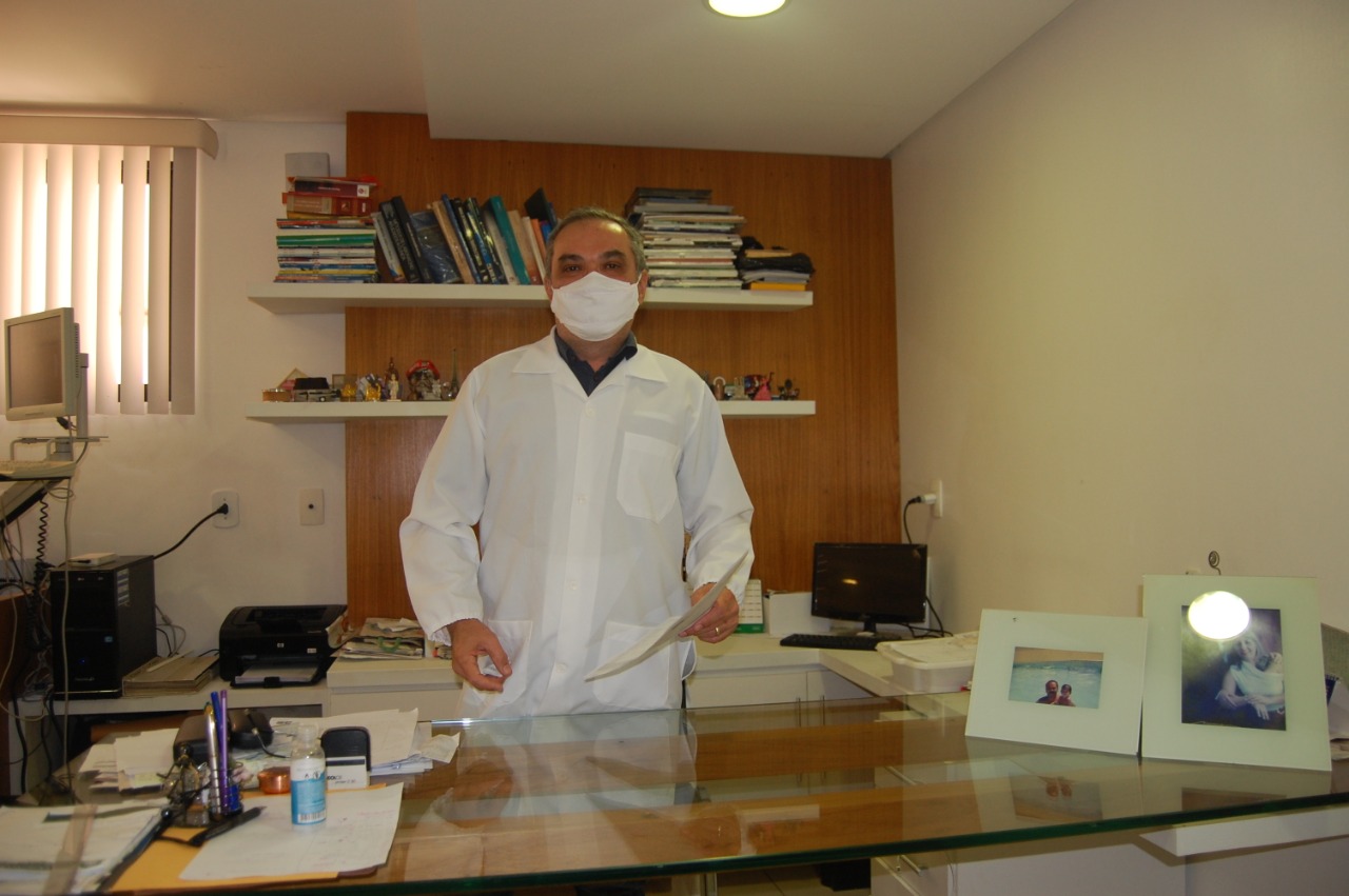 Dr. João Bosco Leal fala sobre medidas de segurança no laboratório em época de pandemia