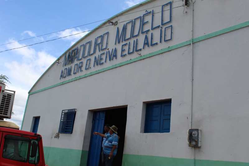 Prefeitura de Picos intensifica reforma do Matadouro Municipal