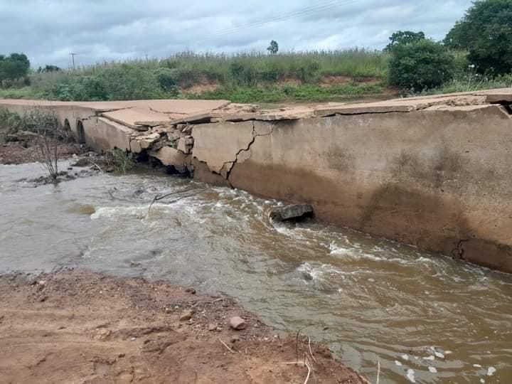 Moradores do Povoado Alegre temem que a ponte desmorone