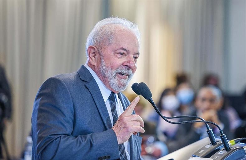 Lula justifica viagens ao exterior e diz que o Brasil 'nunca antes' esteve tão respeitado