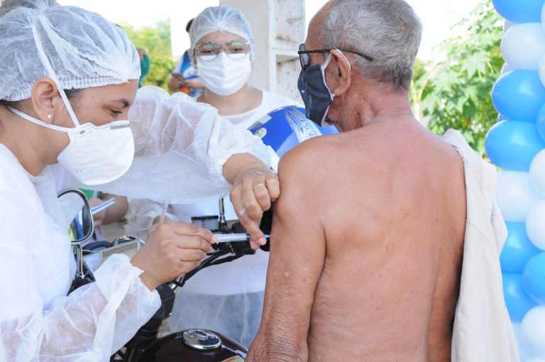 Durante final de semana, Secretaria de Saúde vacinou mais de mil picoenses