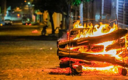 Em tempo de festas juninas, campanha alerta sobre risco de queimaduras