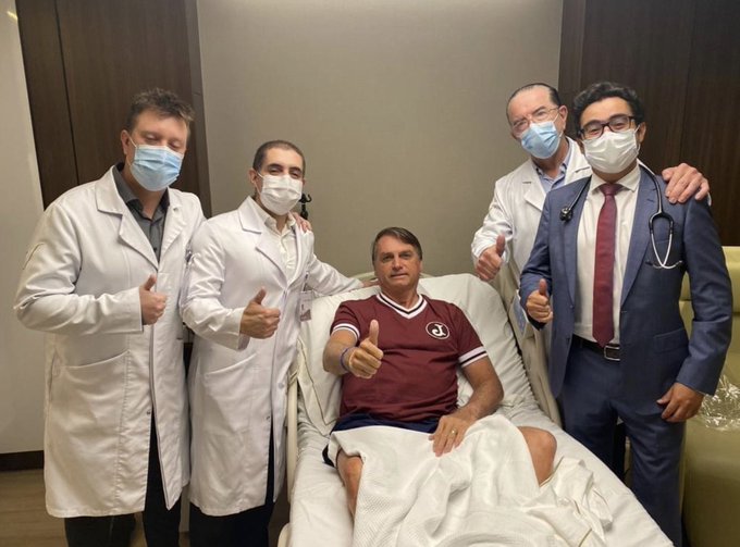 Bolsonaro recebe alta médica após internação devido obstrução intestinal