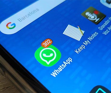 WhatsApp bane usuários por uso de versão pirata