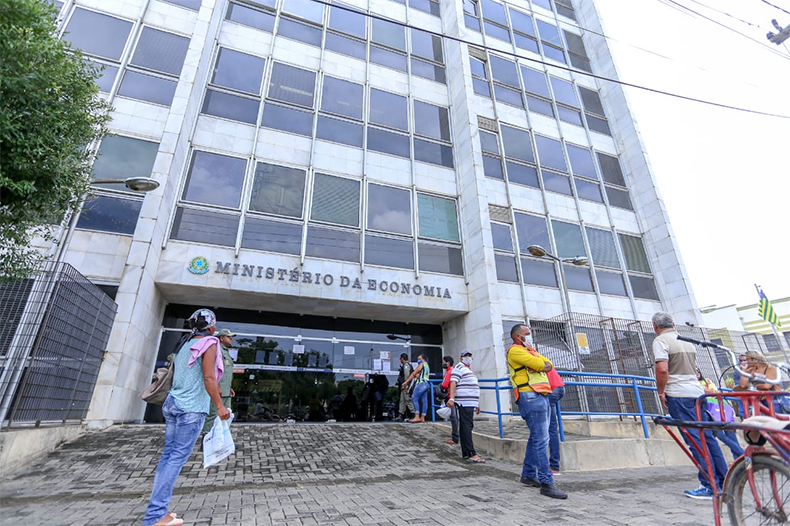 Número de auditores da Receita Federal que entregaram cargos de chefia chega a 738