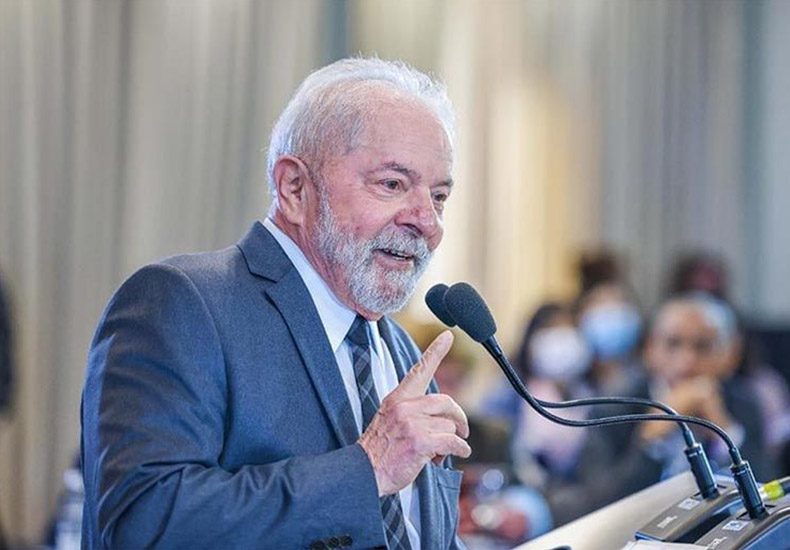 PT aproveita efeito Lula, cresce para 2024 e filia prefeitos até do PL