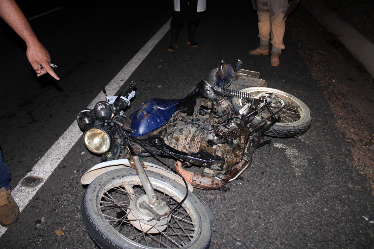 Motociclista morre na BR-316, após colidir frontalmente com carreta em Campo Grande do Piauí