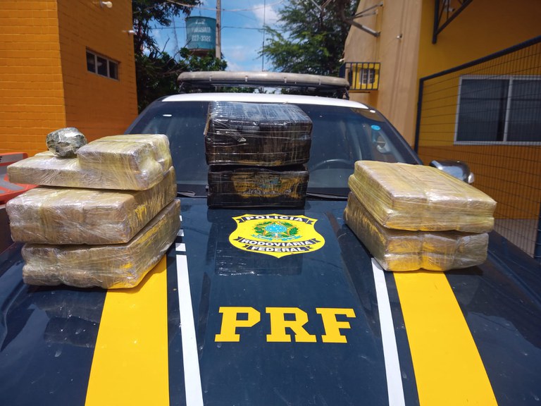 Casal é preso em Picos com mais de 50 kg de maconha em ônibus