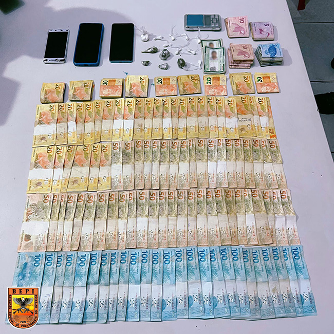 Polícia apreende mais de R$ 7 mil com suspeitos de tráfico de drogas no Piauí