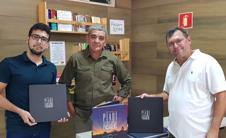 Piauiense Juscelino Reis lança livro fotográfico em Picos