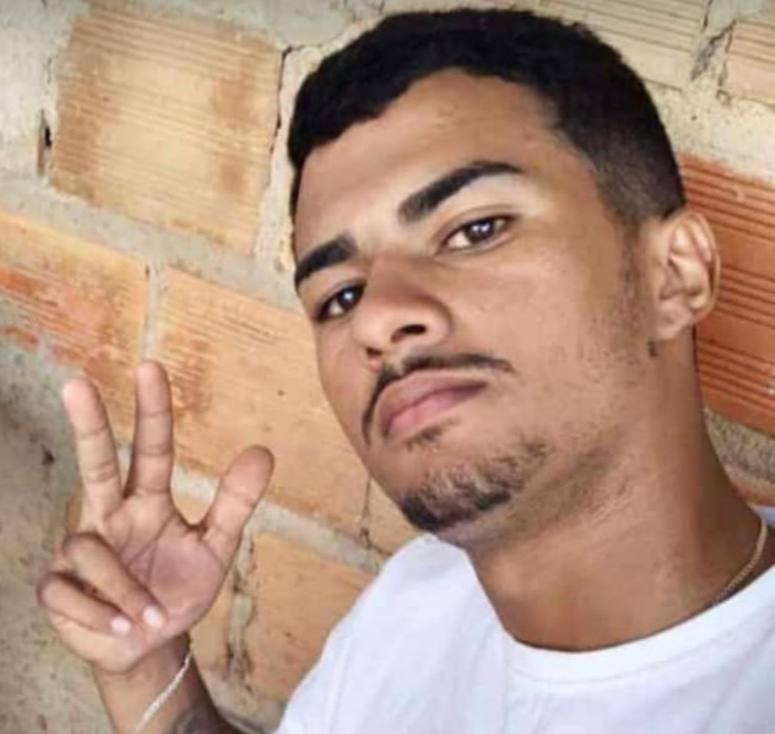 Adolescente é assassinado a tiros na casa da namorada em Picos