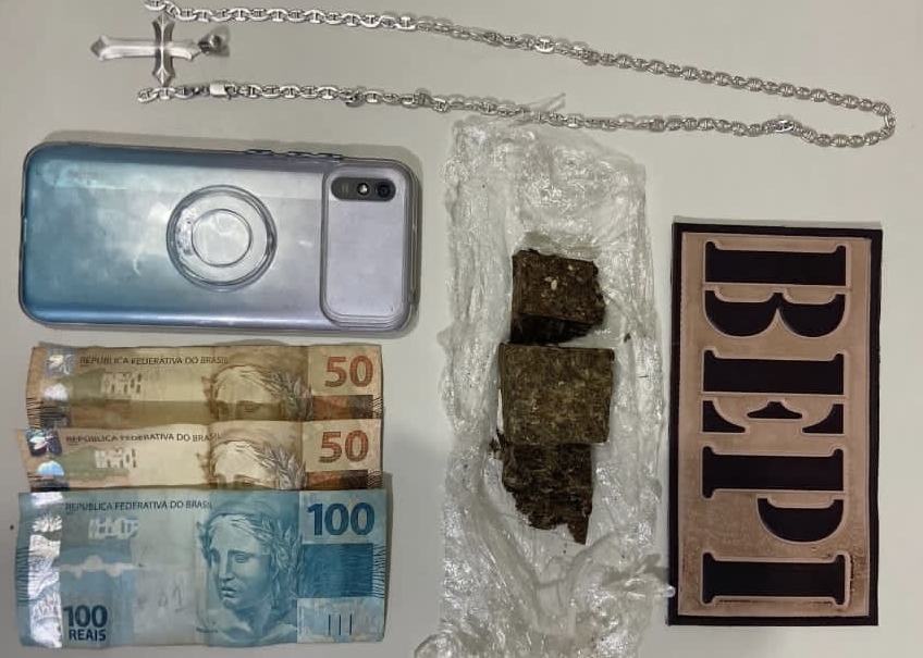 Em Picos, homem tenta subornar policiais com R$ 200 e um celular