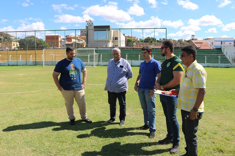 Estádio de Picos passa por inspeção da Federação de Futebol para sediar jogos oficiais