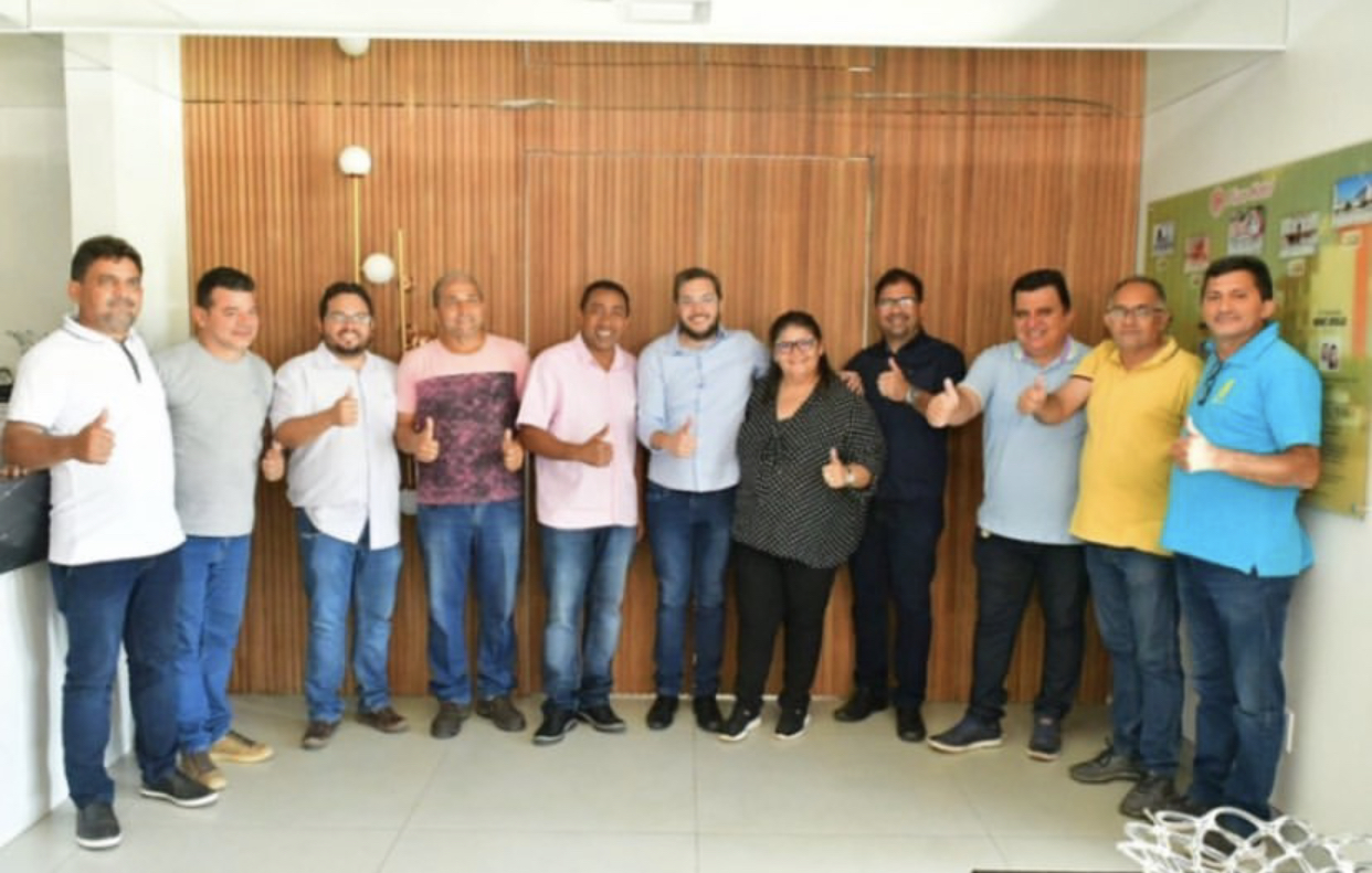 Joel Rodrigues se reúne com lideranças políticas em Picos