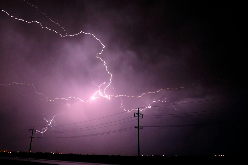 Chuvas e energia elétrica: cuidados essenciais para sua segurança