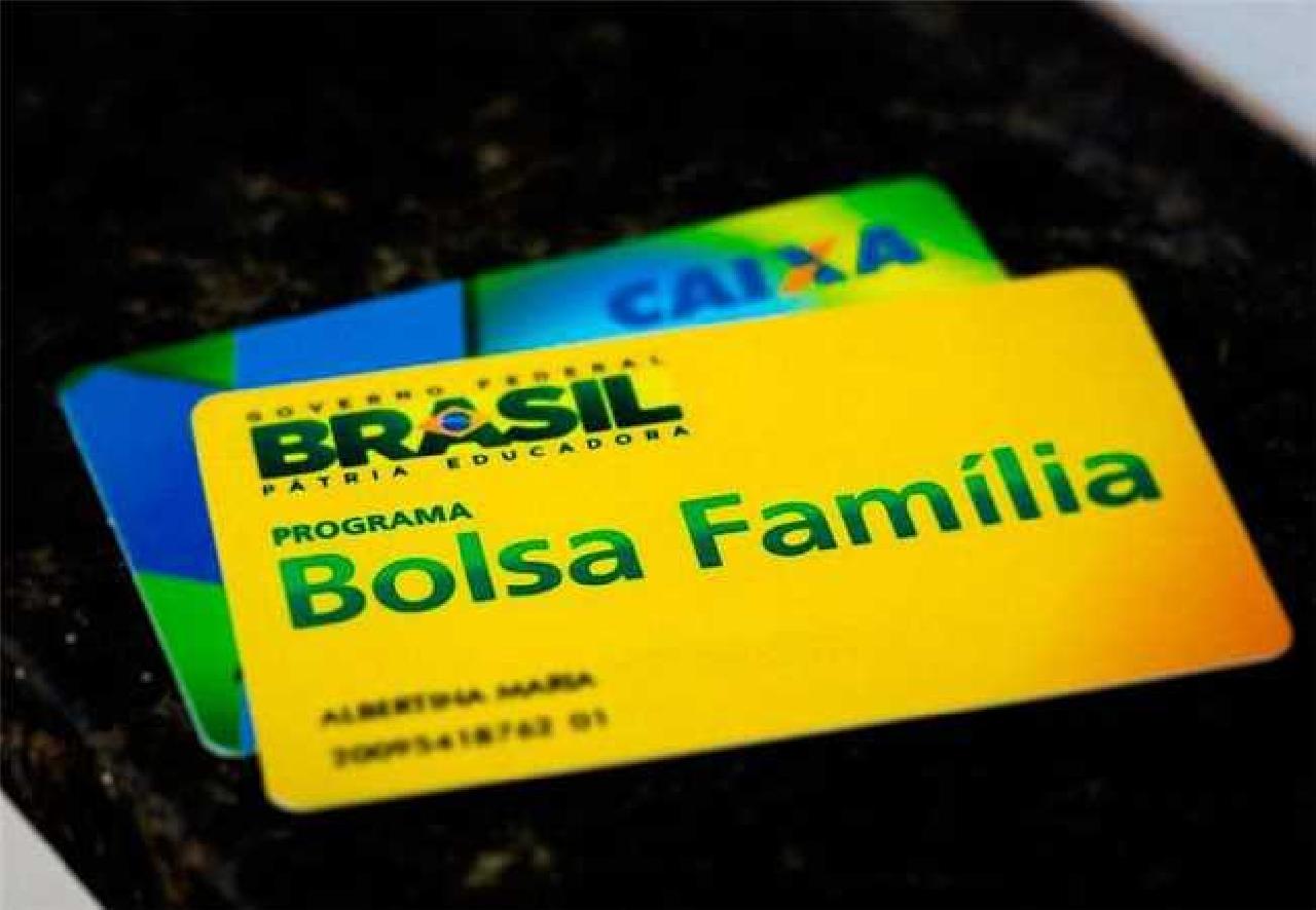 No Piauí, 460 mil famílias que recebiam o Bolsa Família migrarão para o Auxílio Brasil