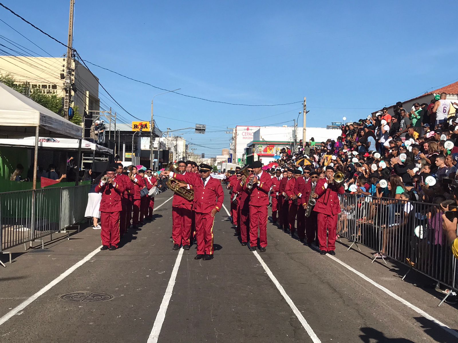 Desfile de 7 de Setembro reúne multidão em Picos