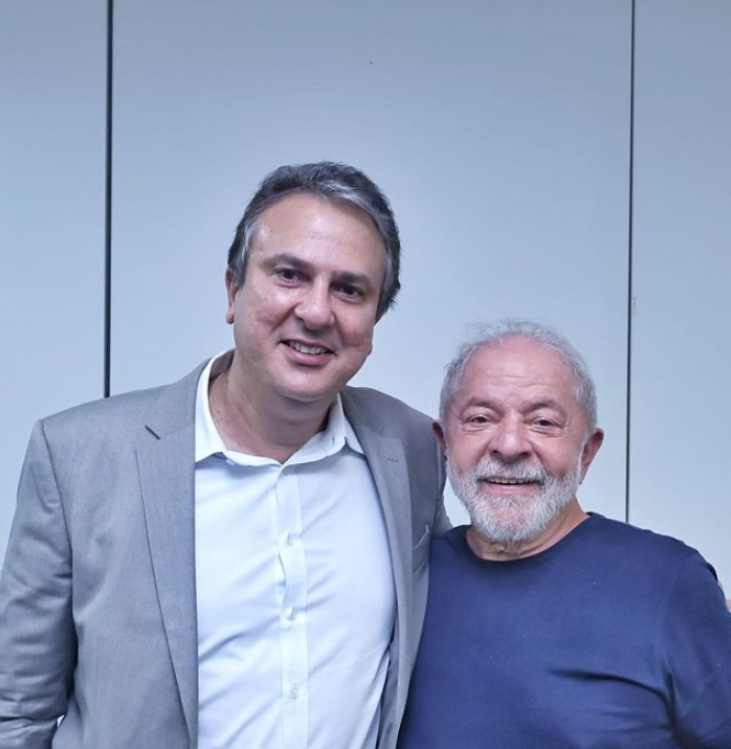 Lula convida senador eleito Camilo Santana para assumir comando do MEC