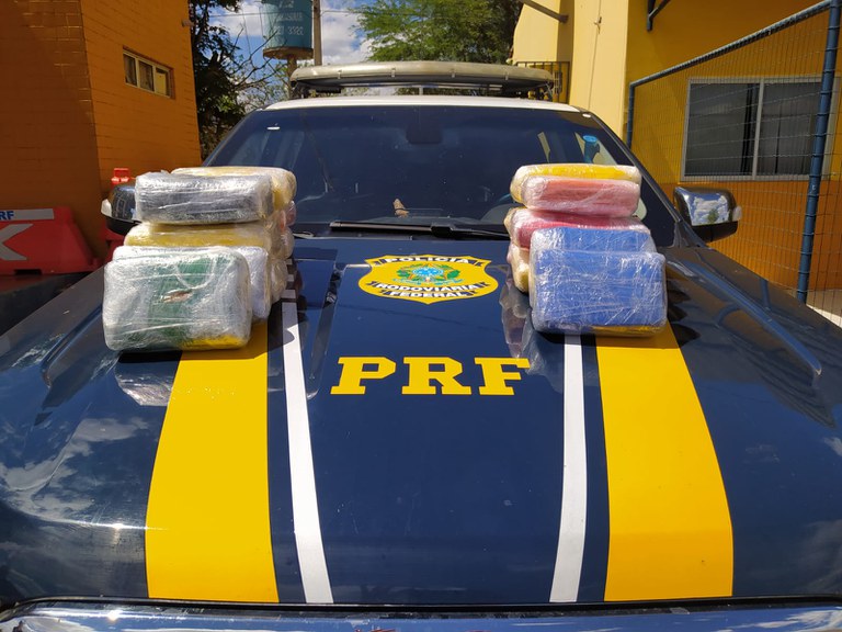 PRF apreende mais de 20 kg de maconha em veículo na BR 316