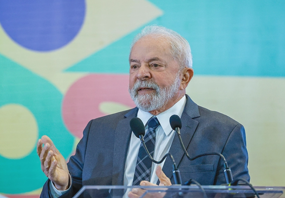 Governo Lula lança aplicativo 'Mãos à Obra' para atualização de obras paradas