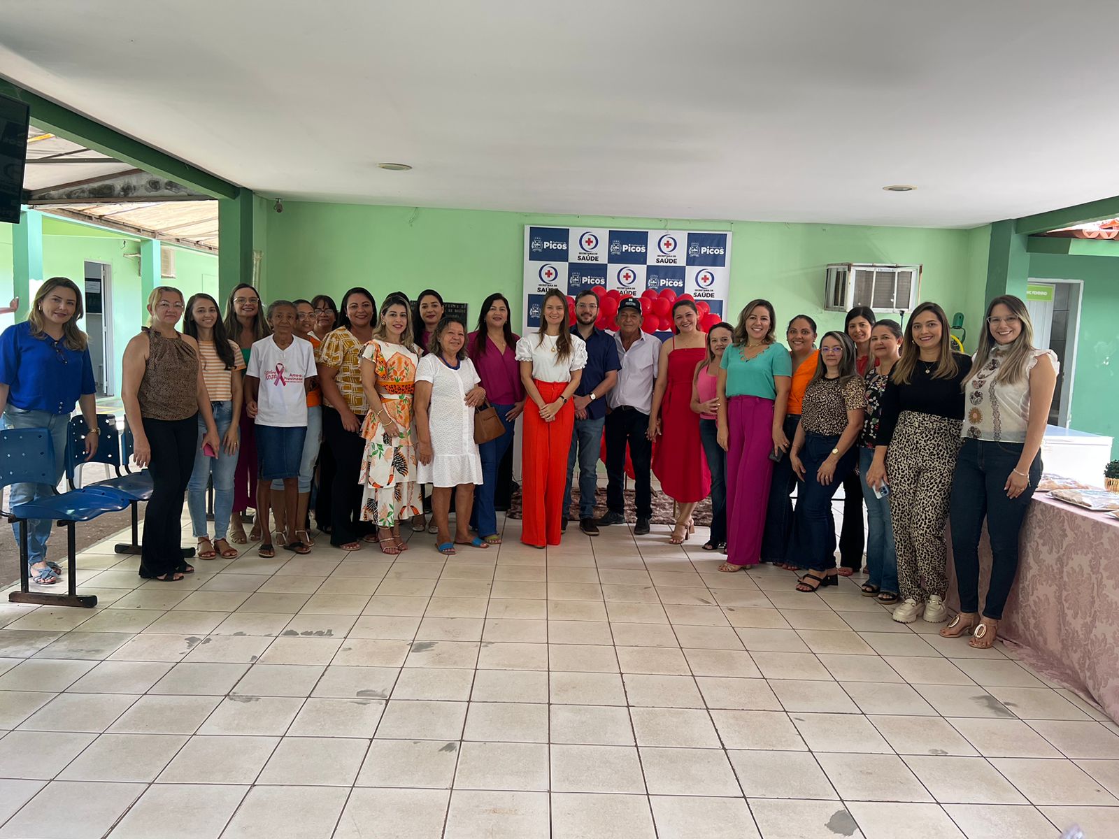 Secretaria de Saúde realiza evento em alusão ao dia das mães e homenageia colaboradoras