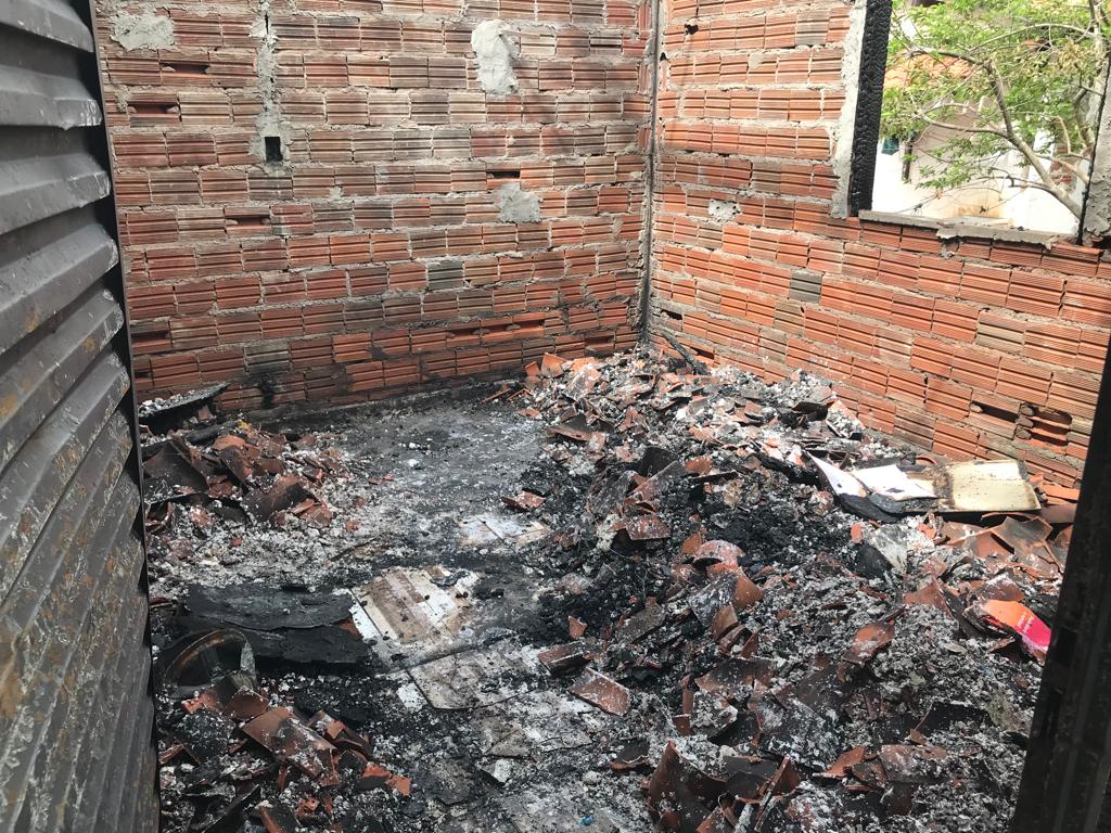 Incêndio destrói residência no bairro Morada Nova, em Picos