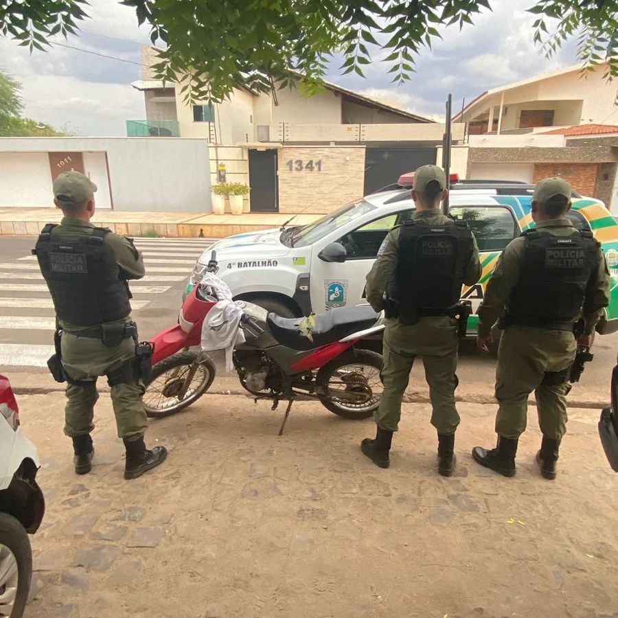 Motocicleta furtada é recuperada pela PM em Picos