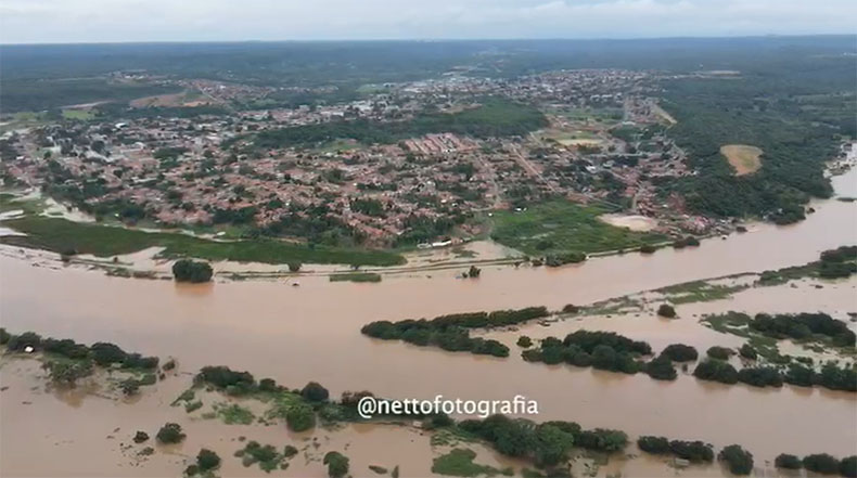 Rio Parnaíba transborda e deixa famílias desabrigadas em Uruçuí
