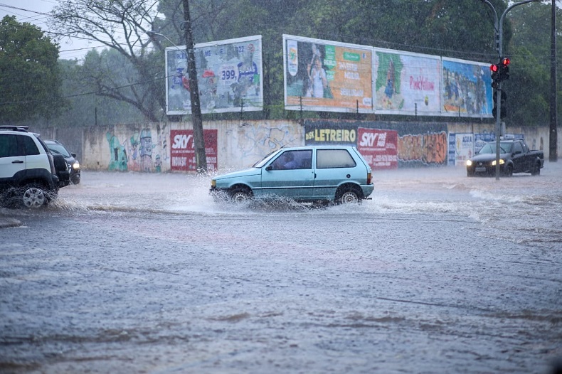 Inmet emite alerta de chuva intensa para todos os municípios do Piauí; veja previsão