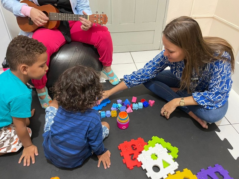 Secretaria de Saúde promove Projeto de Musicoterapia para crianças com autismo e síndrome de down