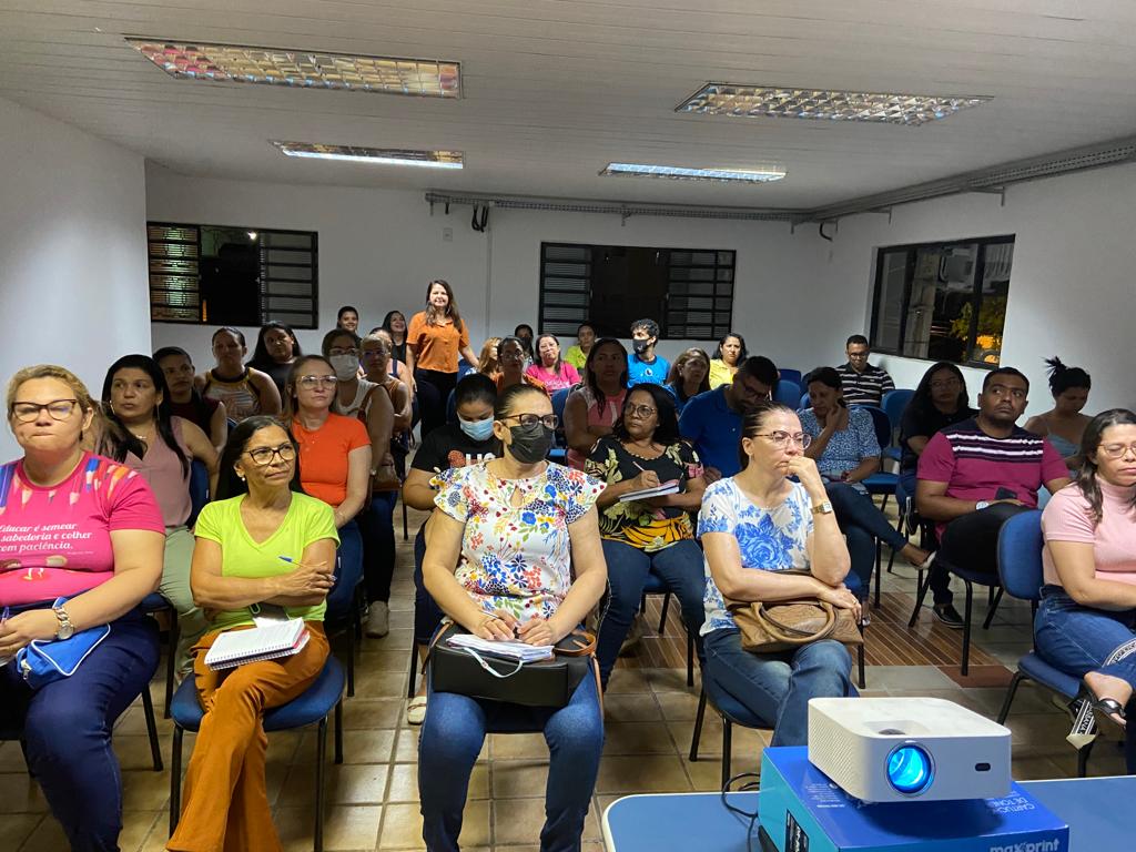 Educação promove reunião com diretores e professores para alinhar ações do Projeto Alfabetiza Picos