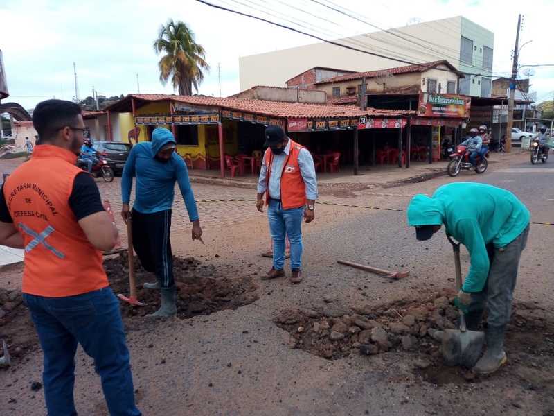 Defesa Civil realiza trabalho de manutenção das ruas de Picos