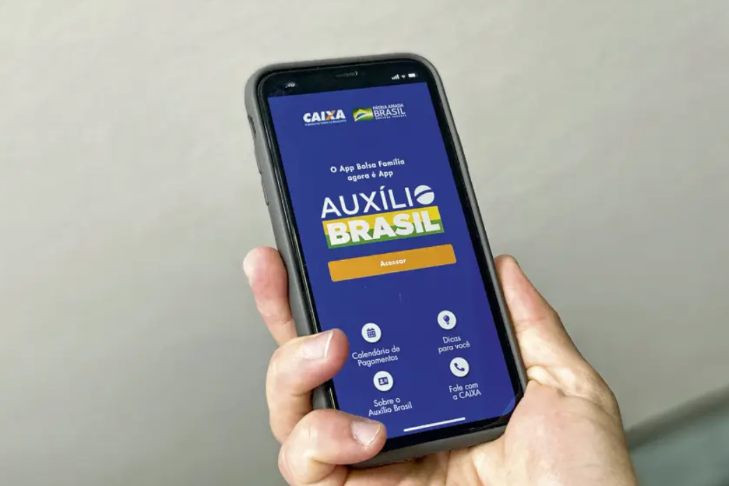 Beneficiários do Auxílio Brasil têm até amanhã para atualizar dados do Cadastro Único