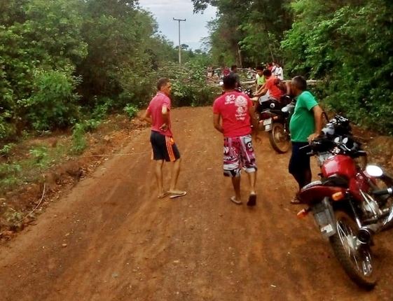 Homem morre carbonizado ao passar com motocicleta sobre fio energizado no interior do PI