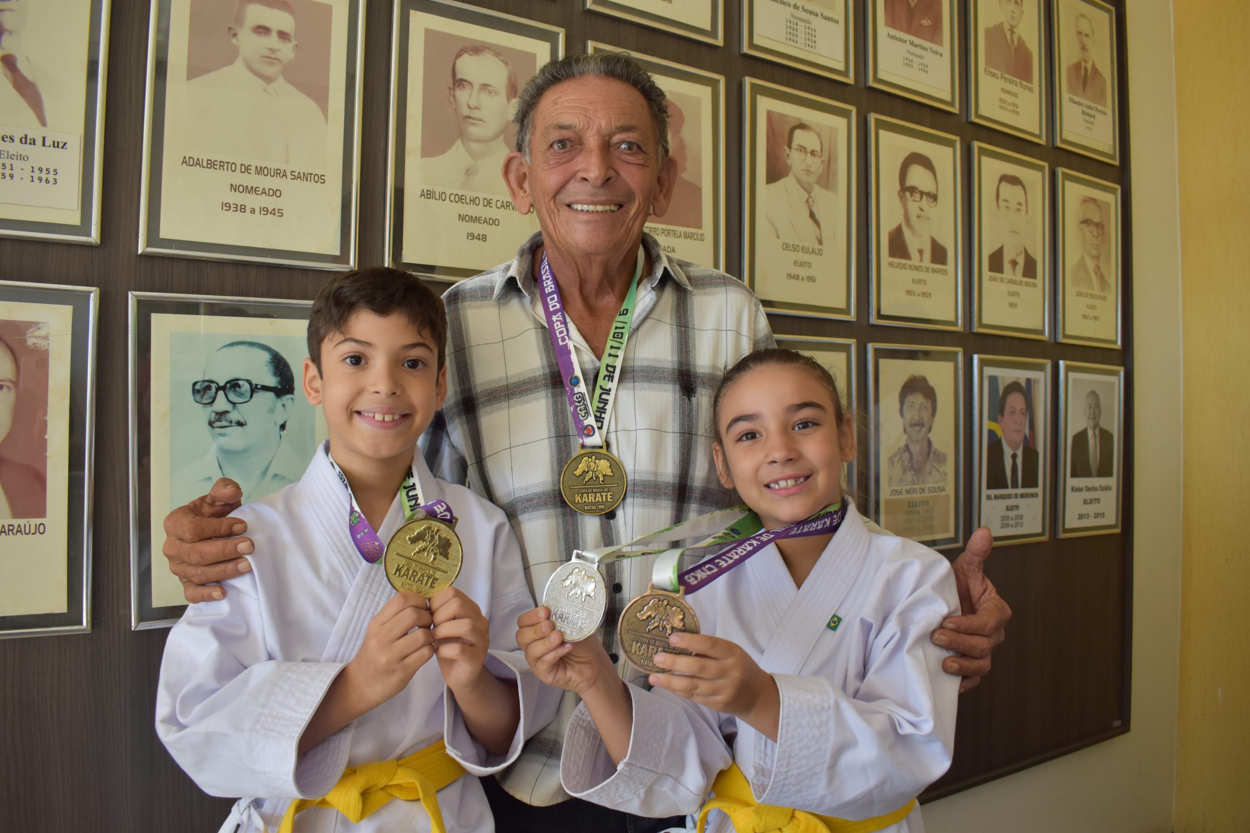 Prefeito Gil Paraibano recepciona atletas que participaram da Copa Brasil de Karatê