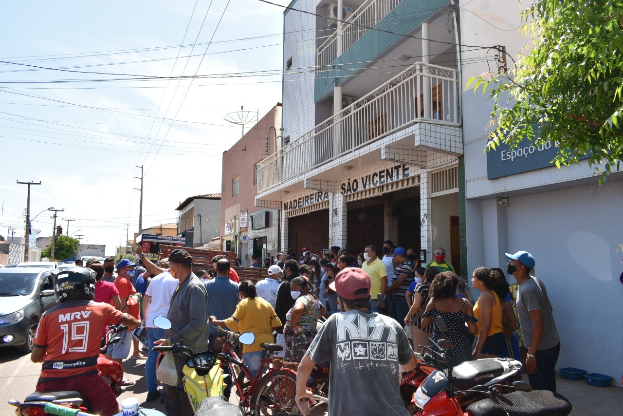 Em Picos, jovem sofre choque elétrico e cai de prédio