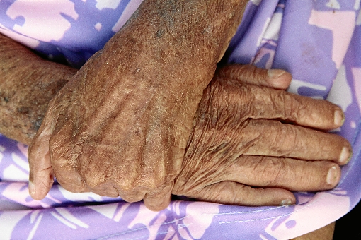 Em Picos, homem é indiciado por maus-tratos contra própria mãe de 79 anos