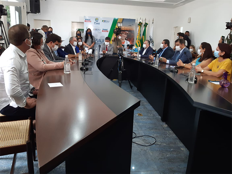 Piauí terá 1.103 postos de vacinação contra a Covid e cidades-polo; veja fases