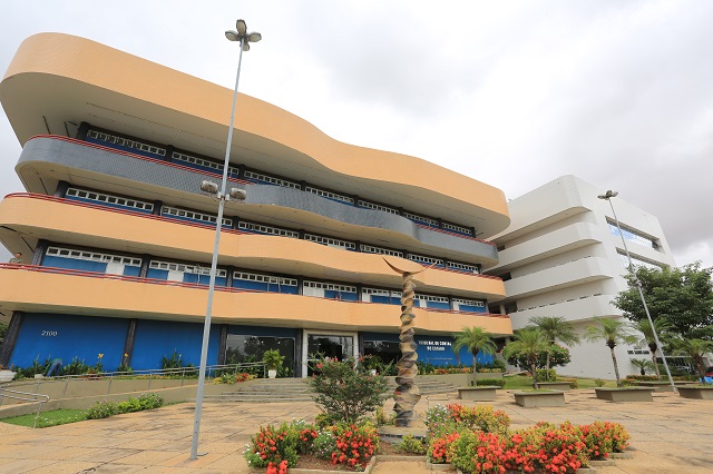 TCE-PI acolhe denúncia do SINDSERM sobre piso dos professores de Teresina