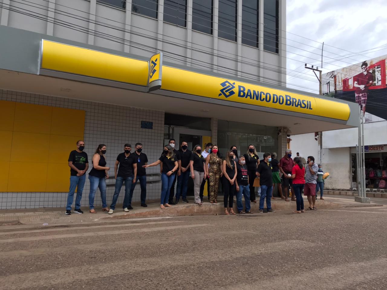 Bancários de Picos fazem manifestação contra reestruturação do BB