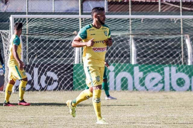 Com 57 gols no Piauiense, Raphael Freitas entra no Top 10 dos maiores artilheiros do estadual