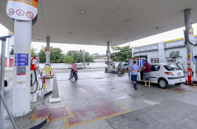 Donos de postos vão vender gasolina a R$ 3,50 em protesto aos impostos