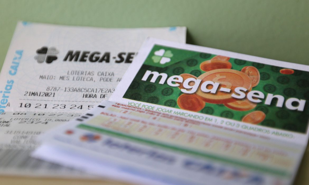 Mega-Sena pode pagar hoje R$ 55 milhões