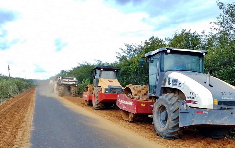 DER-PI recupera rodovia que liga Floriano a São Raimundo Nonato