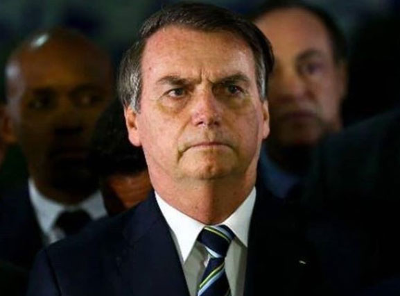 Sem dar detalhes, Bolsonaro diz que passará por nova cirurgia