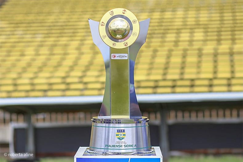 Campeonato Piauiense faz homenagem a Jesus Elias Tajra com troféu
