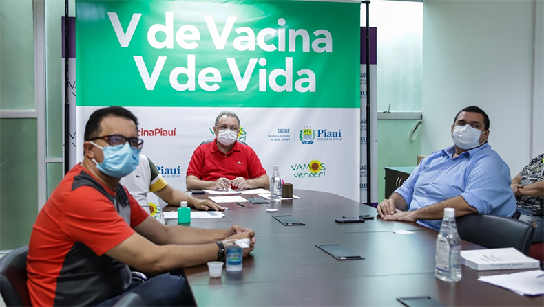 PMs e Bombeiros que atuam diretamente contra a covid serão os primeiros a tomar vacina