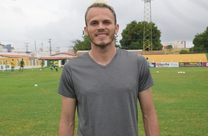 De férias, jogador Renê auxilia na preparação da Sep Sub-20 para Copa São Paulo