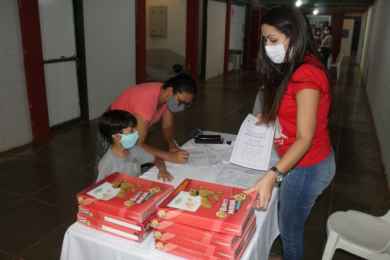 Prefeitura de Picos realiza entrega de livros para educação infantil