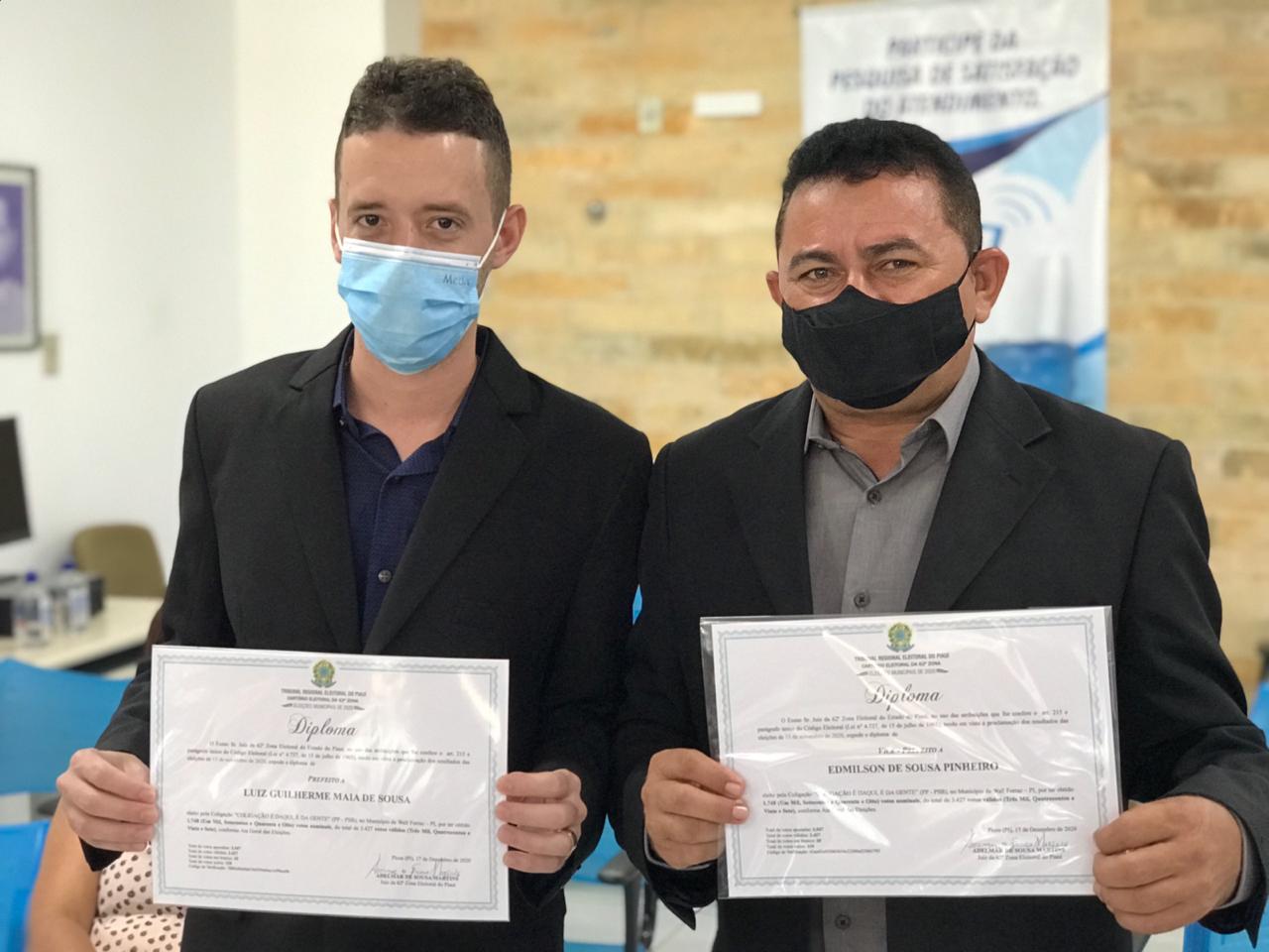 Guilherme Maia e Edmilson Pinheiro são diplomados prefeito e vice-prefeito de Wall Ferraz